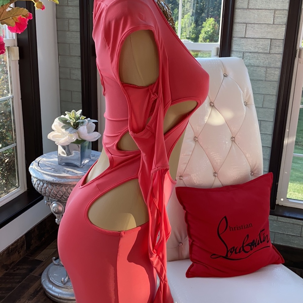 One piece - Picture 3 of 9